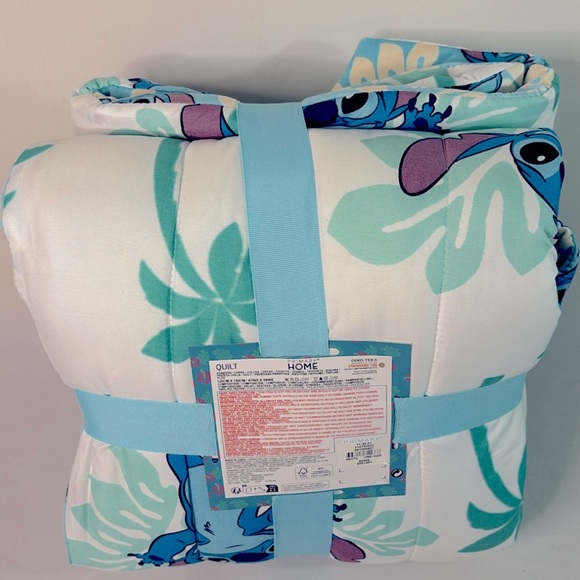 🆕 Disney “Stitch” Hawaiian Floral Graphic Minky-Lined Puffy Quilted Blanket - Picture 7 of 12
